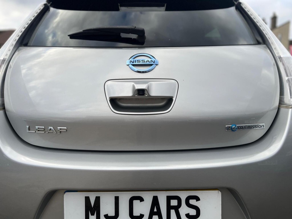 NISSAN LEAF