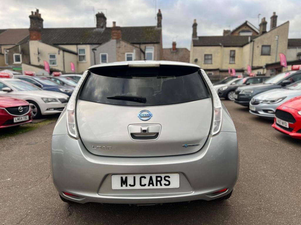 NISSAN LEAF