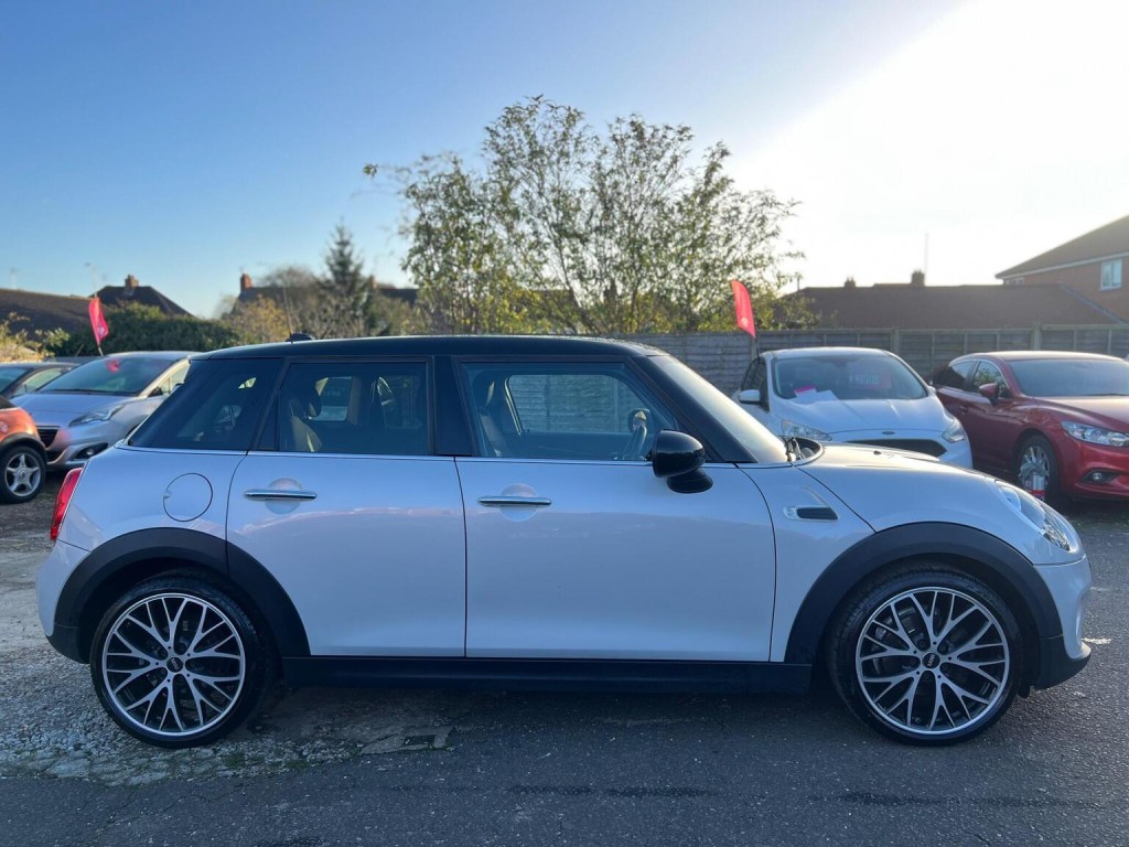 View MINI HATCH 1.5 Cooper Euro 6 (s/s) 5dr