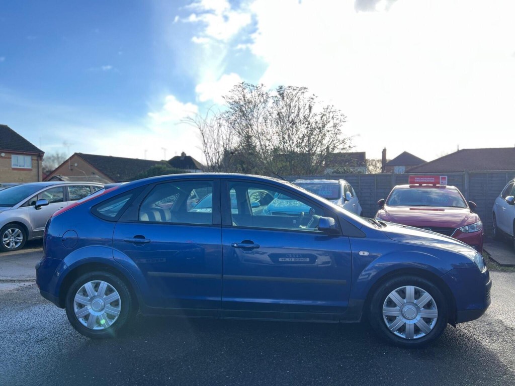 View FORD FOCUS 1.6 LX 5dr