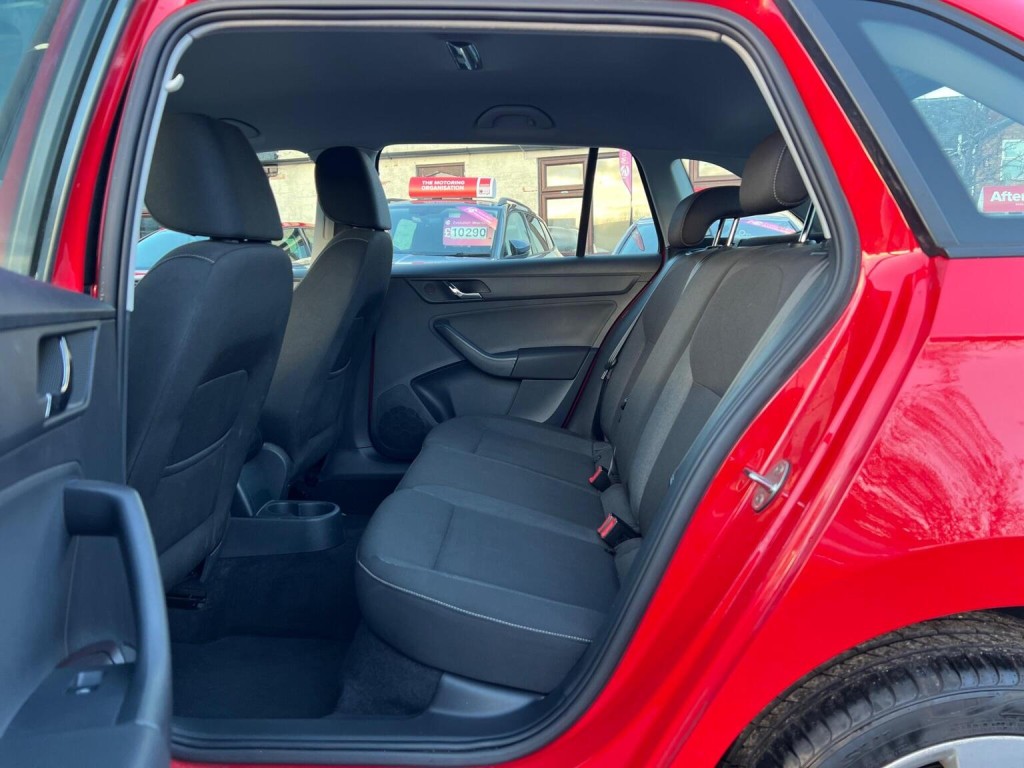 SKODA RAPID SPACEBACK