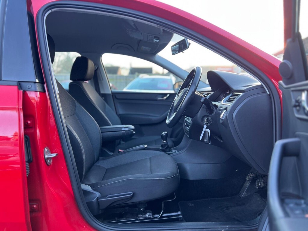 SKODA RAPID SPACEBACK