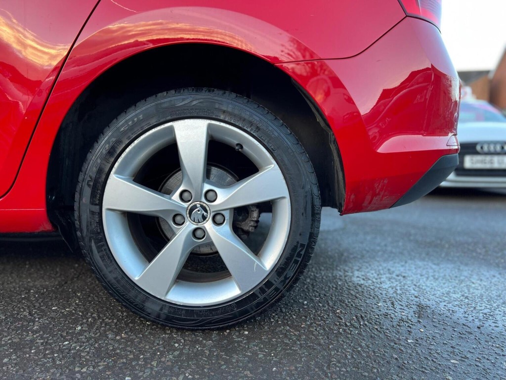 SKODA RAPID SPACEBACK