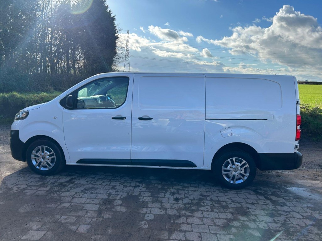 VAUXHALL VIVARO