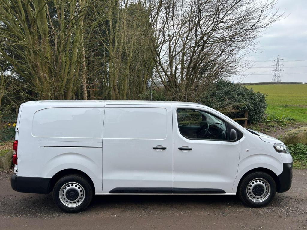 VAUXHALL VIVARO