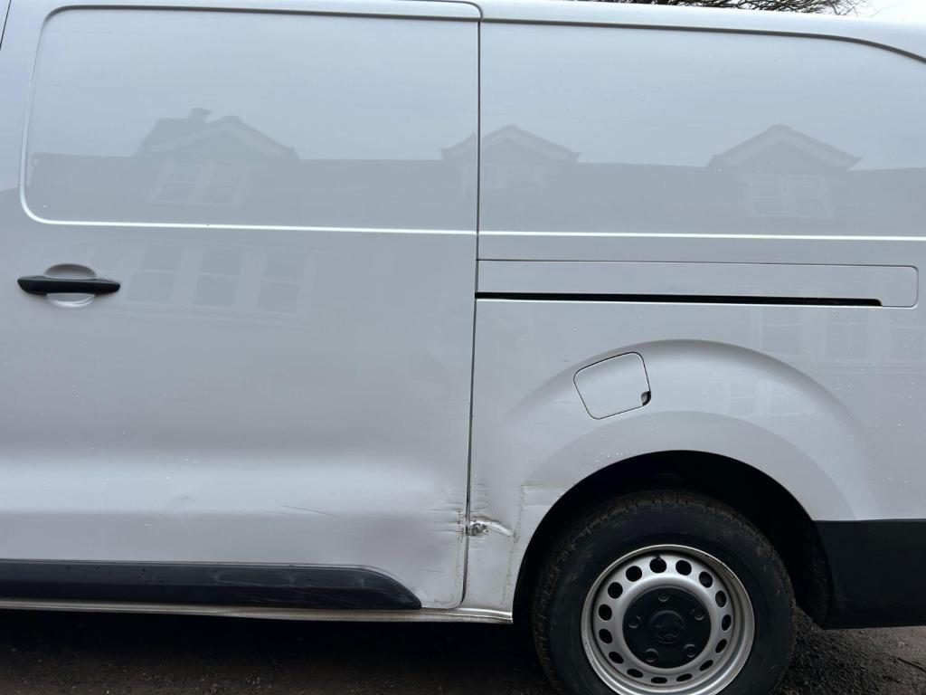 VAUXHALL VIVARO