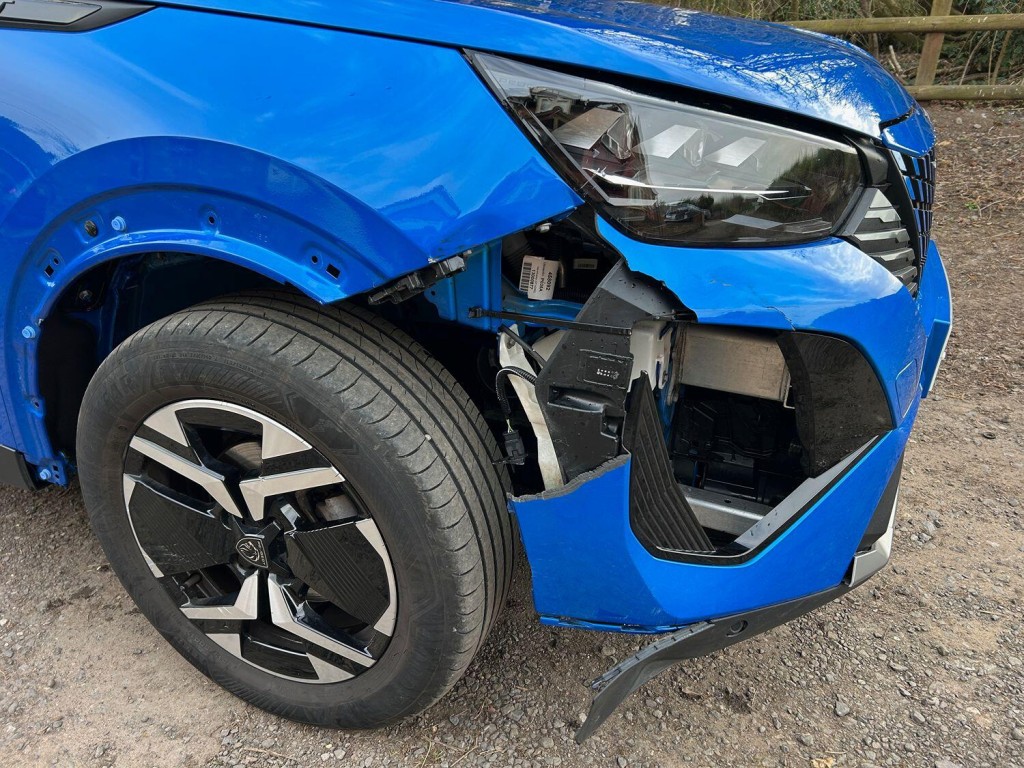 View PEUGEOT 2008 1.2T 130 Auto