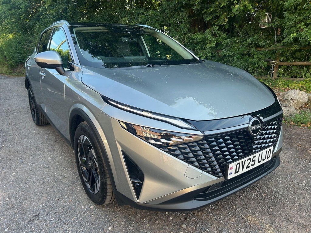 View NISSAN QASHQAI 1.3 DIG-T AUTO