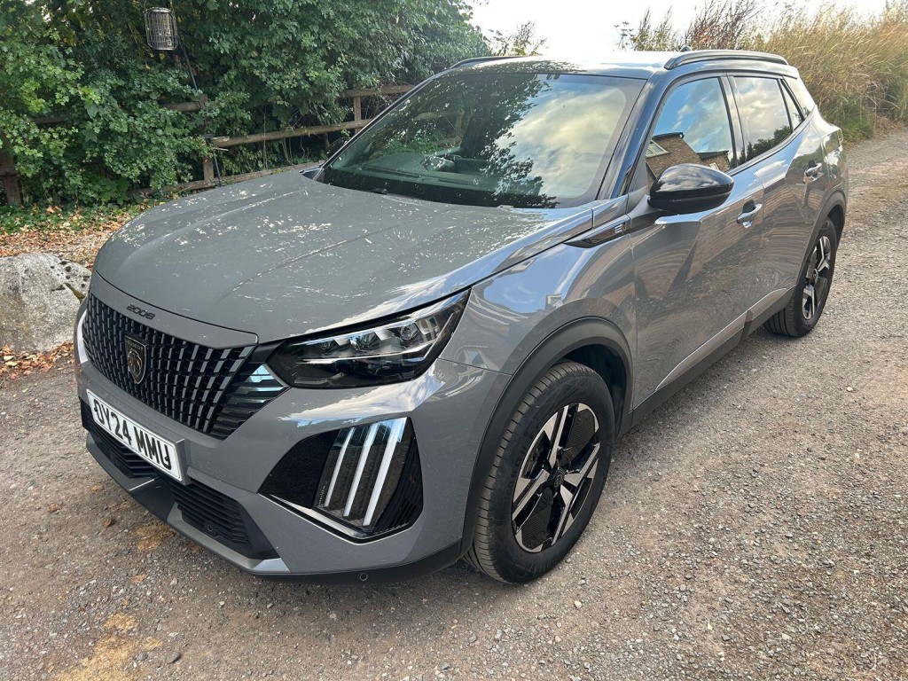 View PEUGEOT 2008 50kWh GT