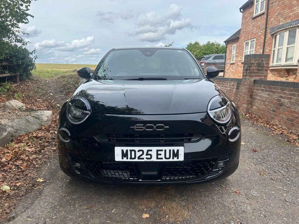 View FIAT 600 1.2T  HYBRID AUTO 