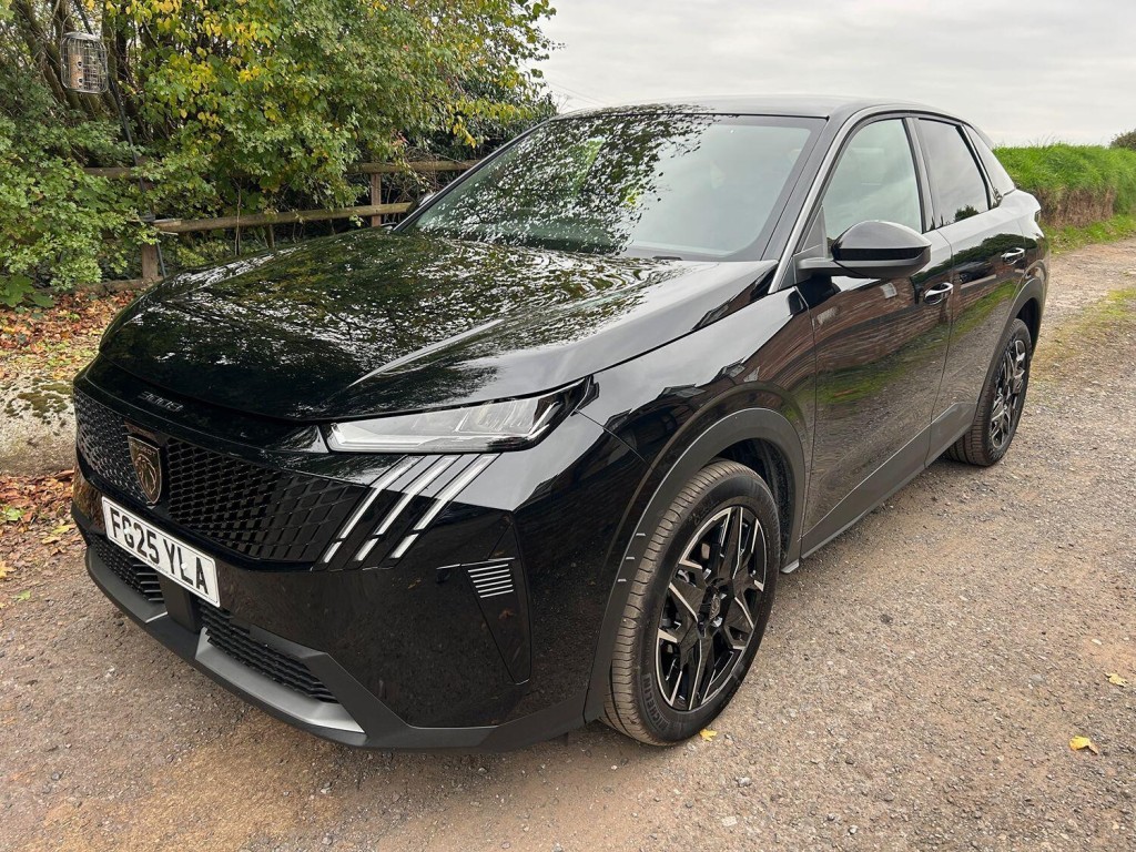 View PEUGEOT 3008 1.2T MHEV Hybrid Auto