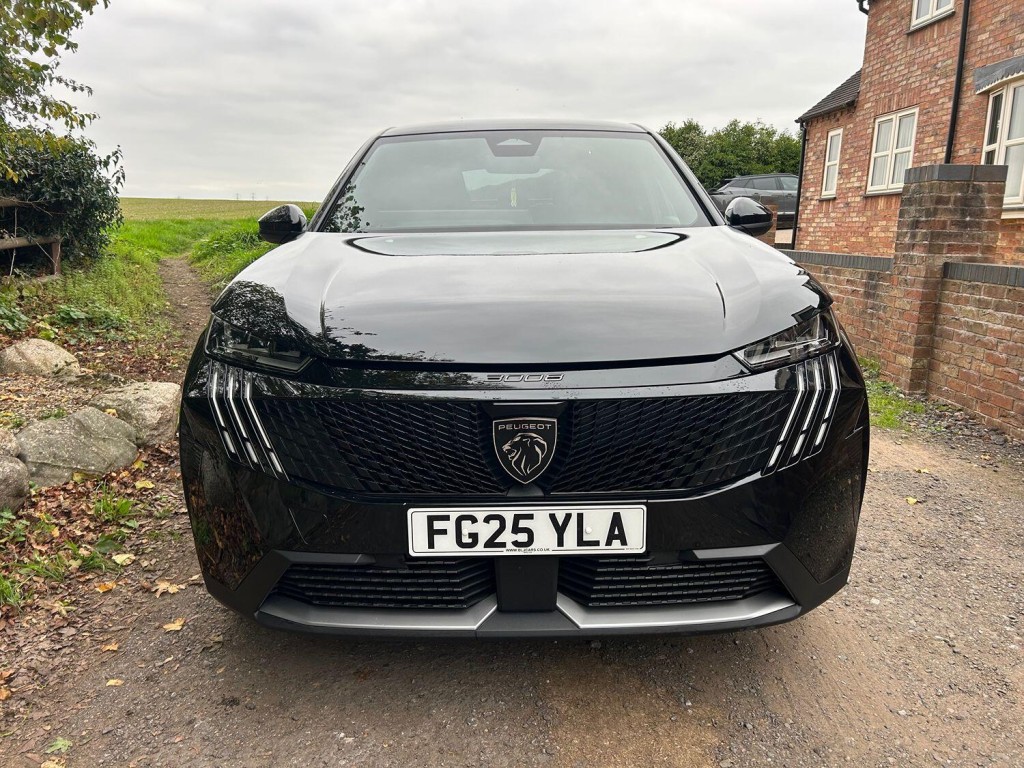 View PEUGEOT 3008 1.2T MHEV Hybrid Auto