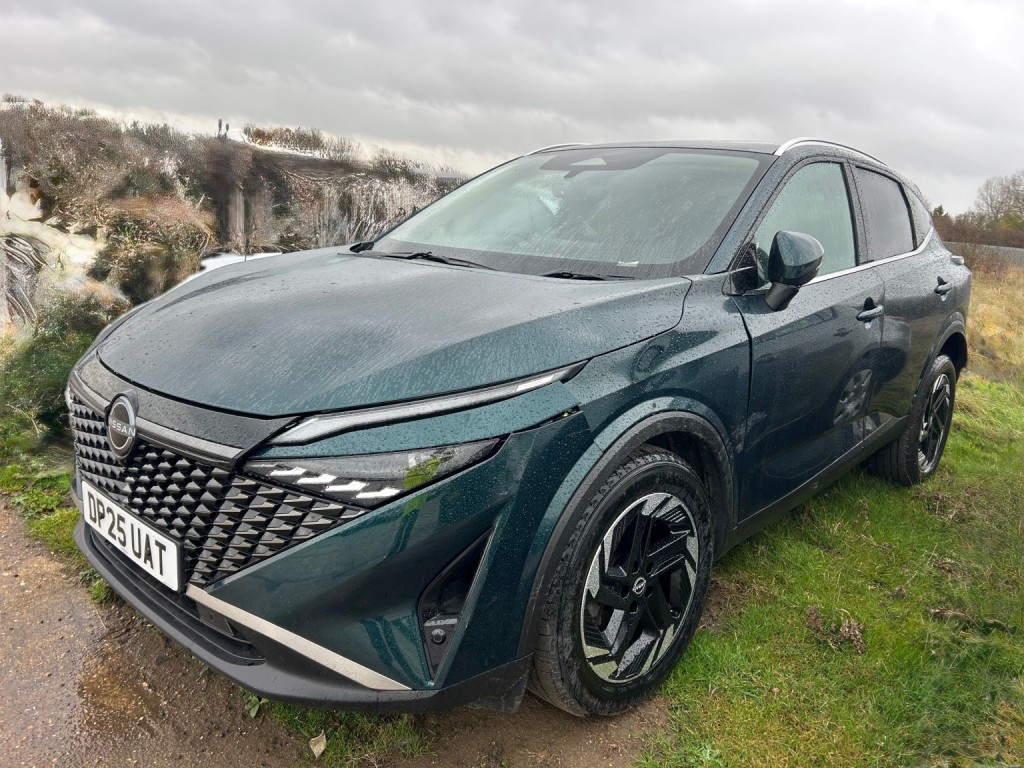 View NISSAN QASHQAI 1.3 DIG-T MHEV N-Connecta