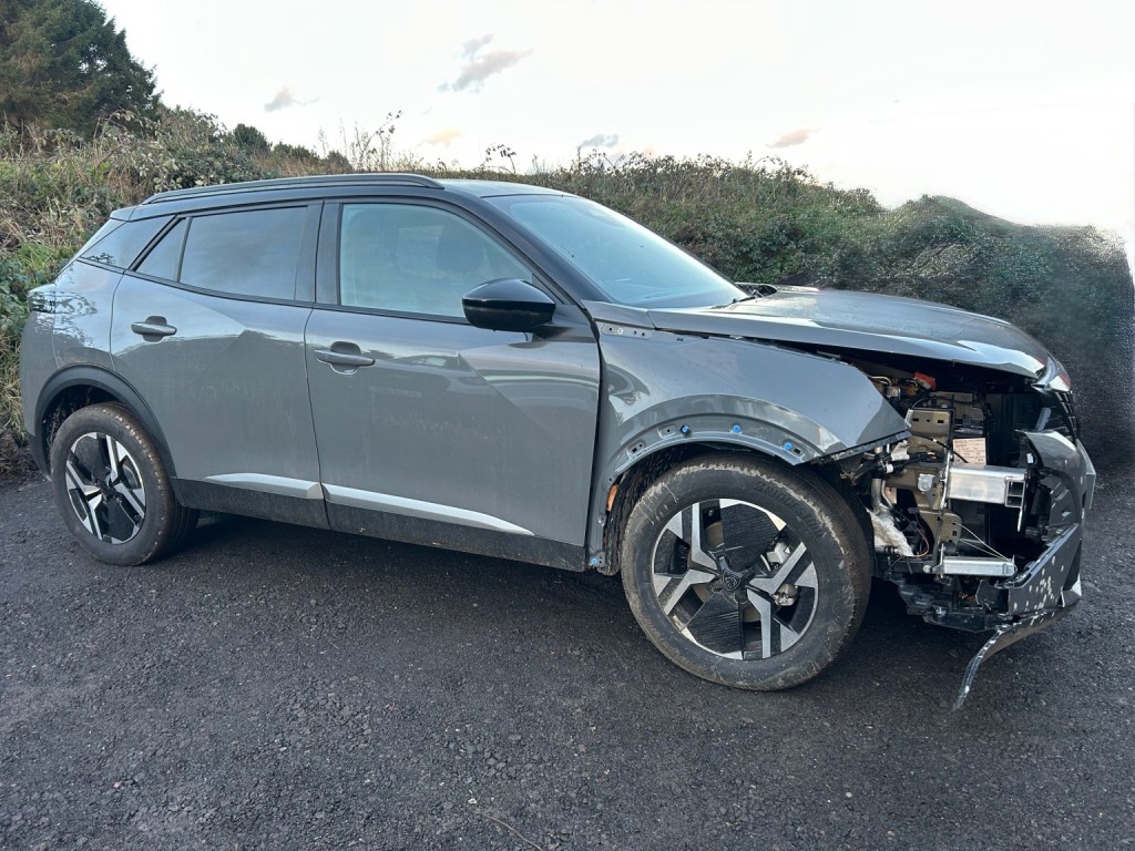 View PEUGEOT 2008 54kWh GT