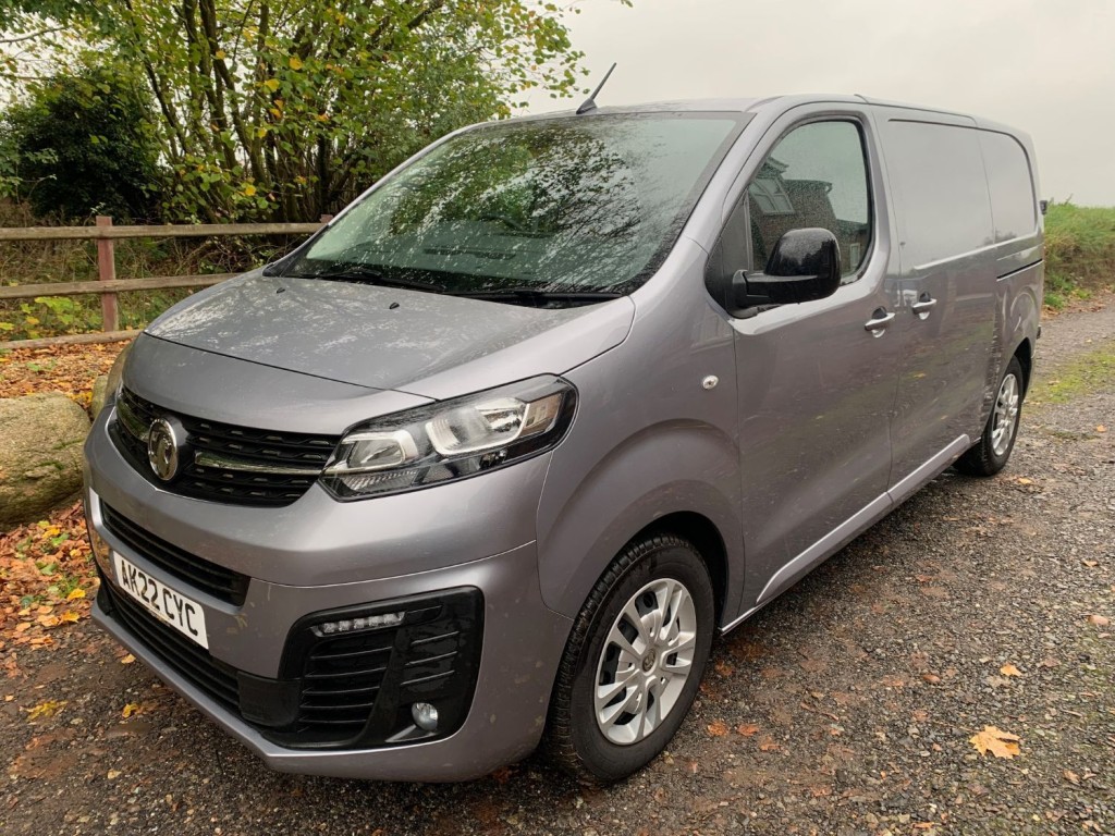 VAUXHALL VIVARO