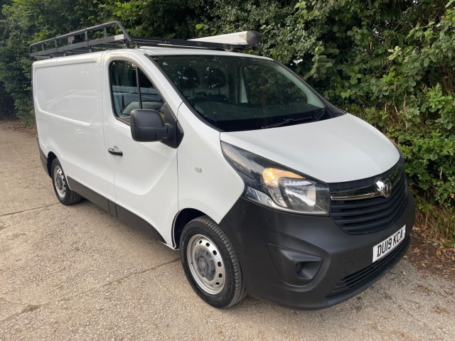 VAUXHALL VIVARO