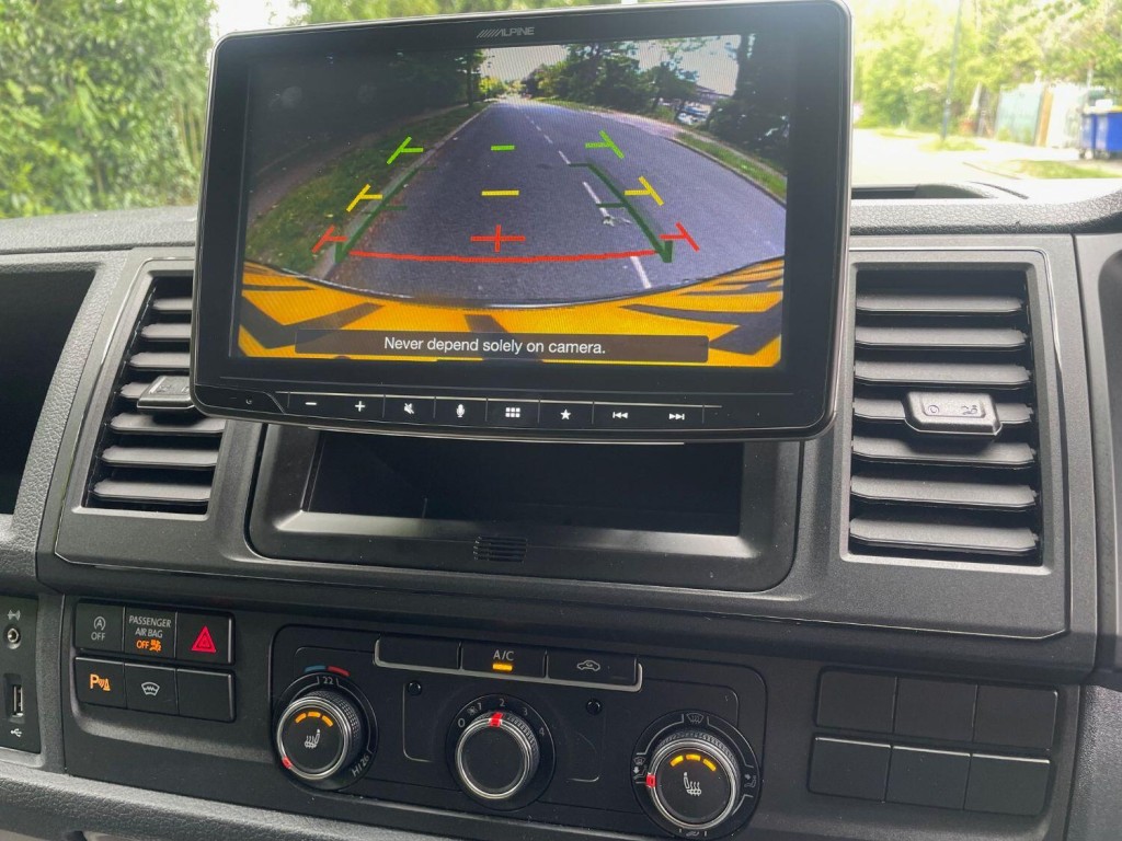 VOLKSWAGEN TRANSPORTER