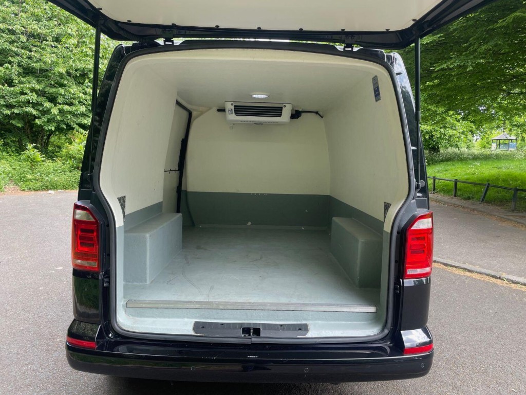 VOLKSWAGEN TRANSPORTER