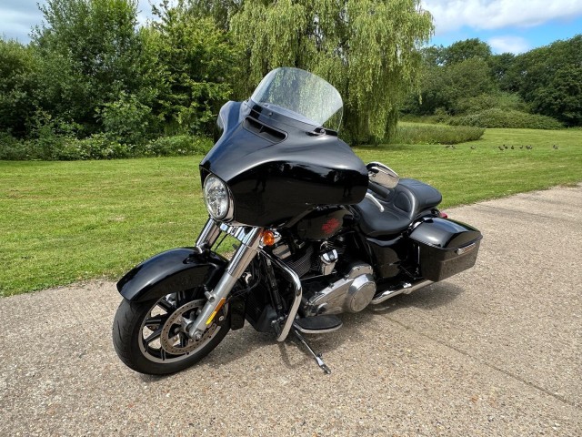 HARLEY-DAVIDSON FLHT Electra Glide 1745cc (2020/69)