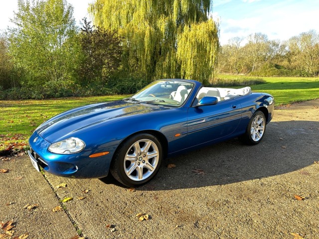 JAGUAR XK8 4.0 Convertible Auto (1998)