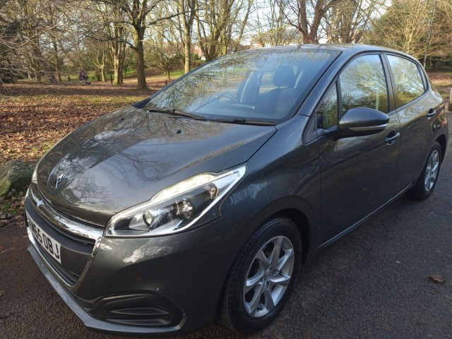 PEUGEOT 208 1.2 PureTech Active
