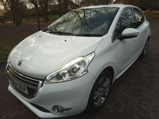 PEUGEOT 208 1.2 VTi PureTech Allure
