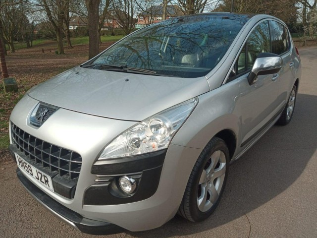 PEUGEOT 3008 2.0 HDi Exclusive