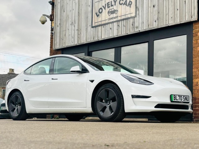 TESLA MODEL 3