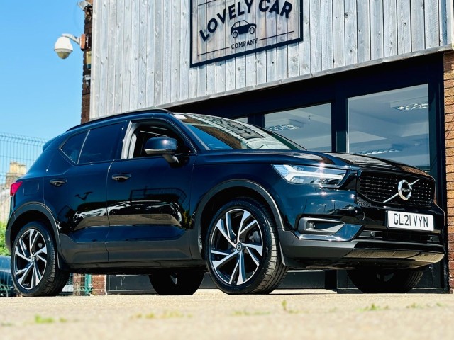 VOLVO XC40
