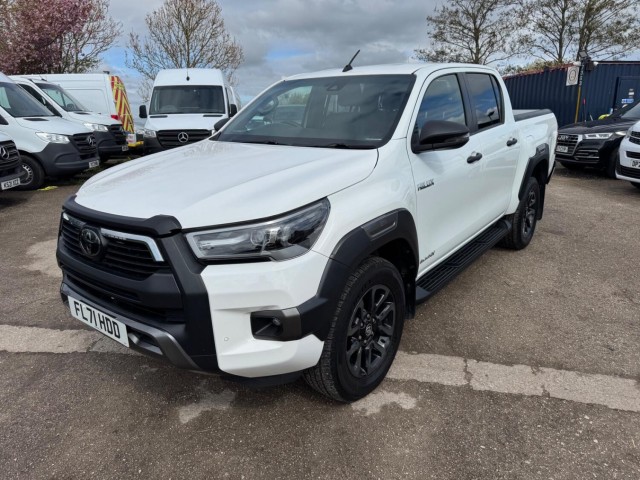TOYOTA HILUX