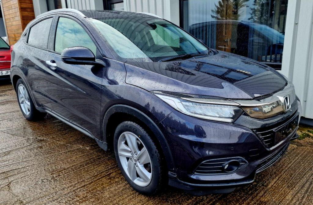 View HONDA HR-V 1.5 i-VTEC EX AUTOMATIC - ONE OWNER