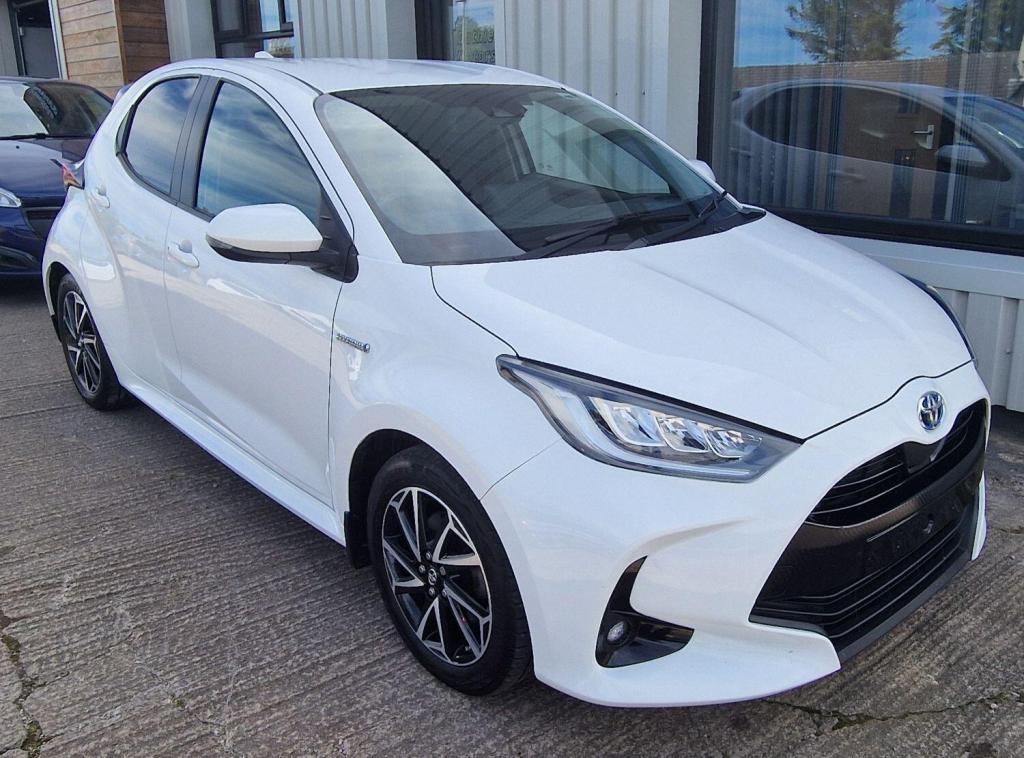 View TOYOTA YARIS 1.5 VVT-h Design Hybrid CVT