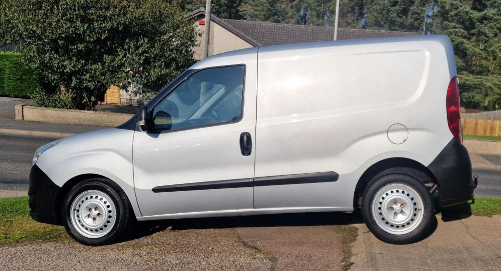 View VAUXHALL COMBO 1.6 CDTi 2300 16v