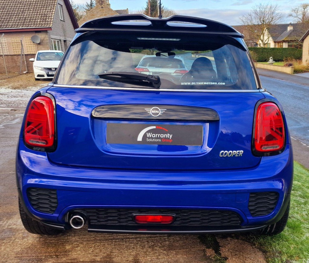 MINI HATCH