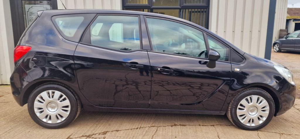 View VAUXHALL MERIVA 1.3 CDTi ecoFLEX Exclusiv