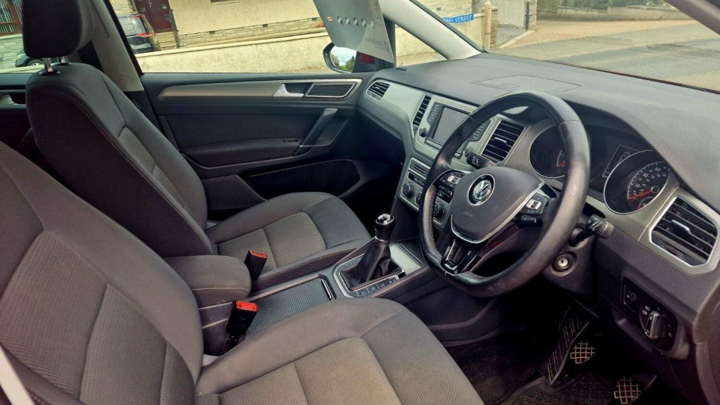 View VOLKSWAGEN GOLF SV 1.4 TSI BlueMotion Tech SE
