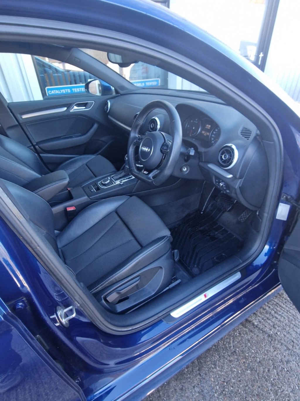 View AUDI A3 2.0 TDI S line