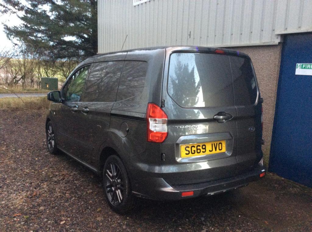 FORD TRANSIT COURIER