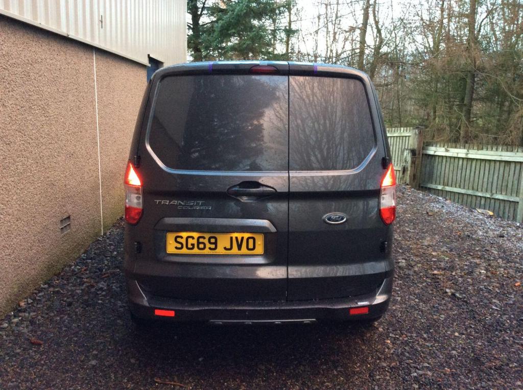 FORD TRANSIT COURIER