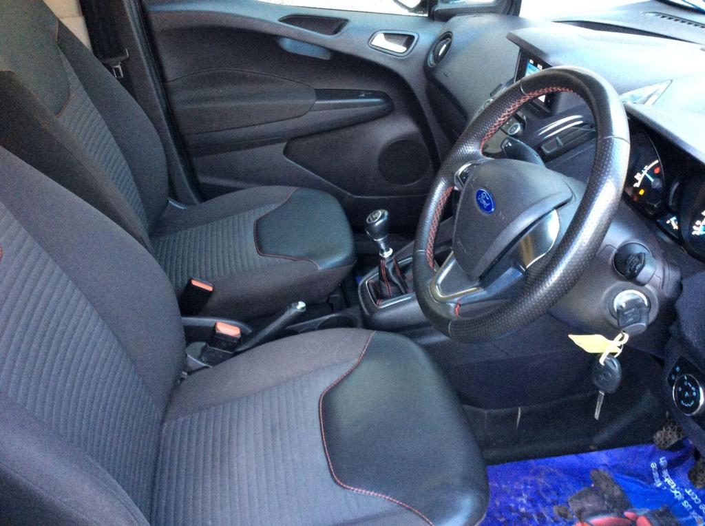 FORD TRANSIT COURIER