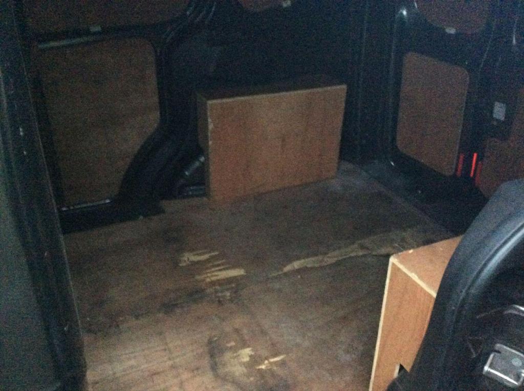 FORD TRANSIT COURIER