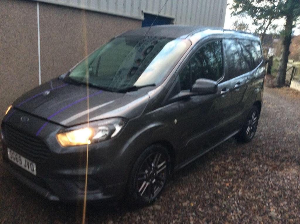 FORD TRANSIT COURIER