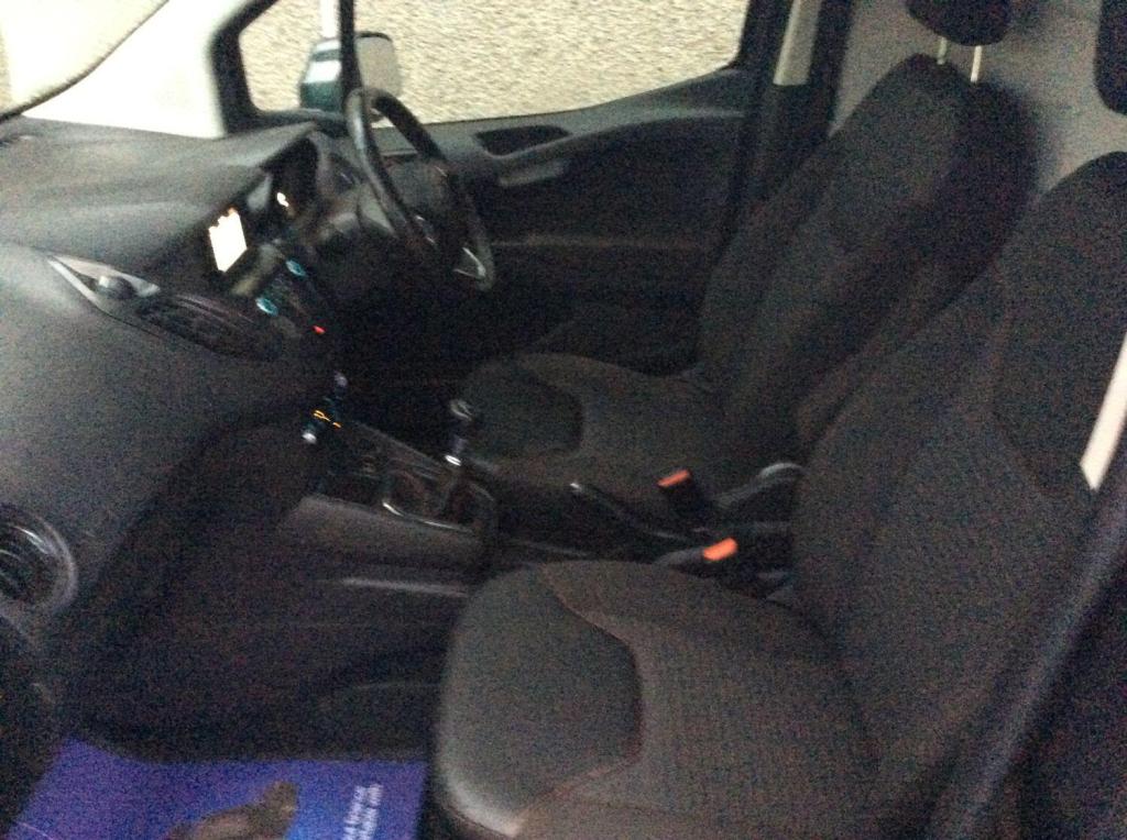 FORD TRANSIT COURIER