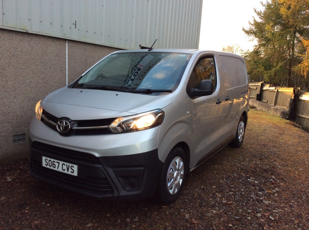 TOYOTA PROACE