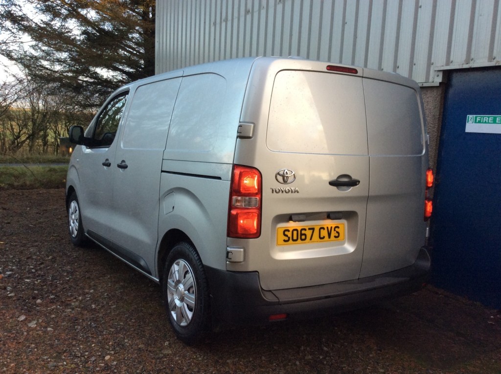 TOYOTA PROACE