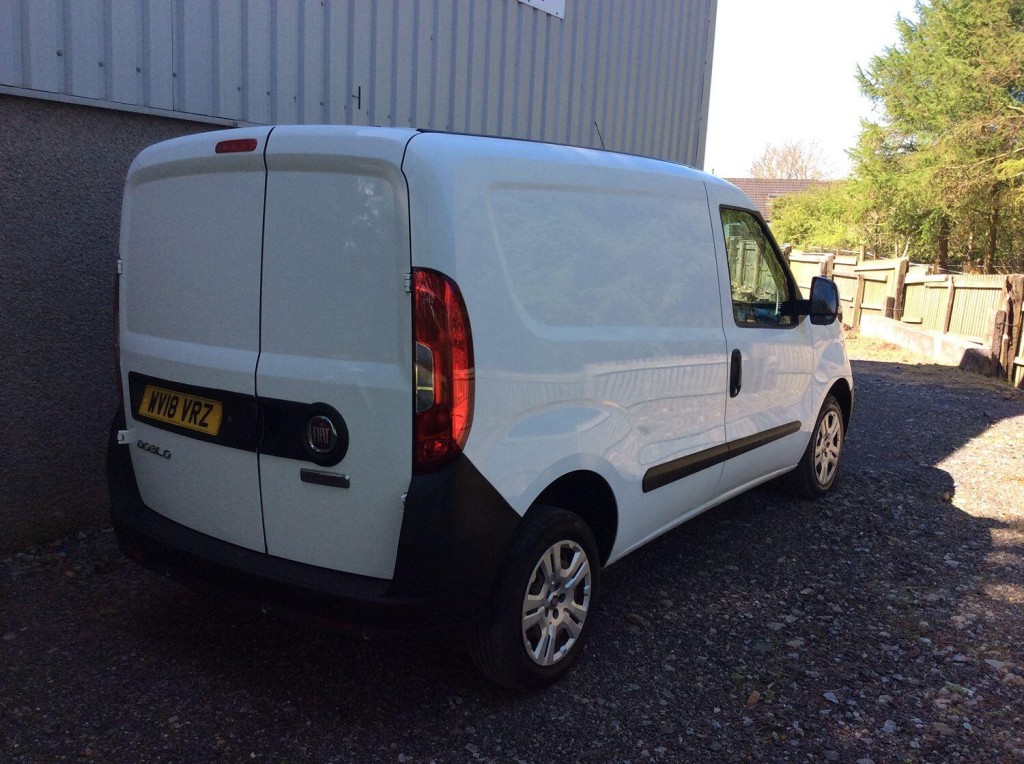 View FIAT DOBLO 1.3 Doblo Cargo 1.3 Multijet Ii 95hp Tecnico