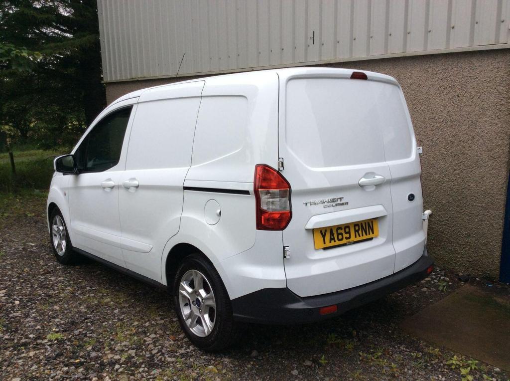 FORD TRANSIT COURIER