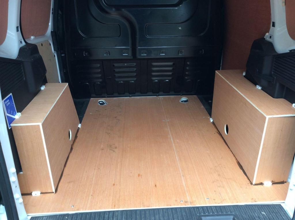 FORD TRANSIT COURIER