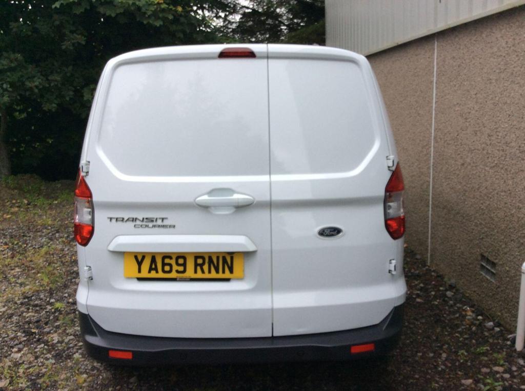 FORD TRANSIT COURIER