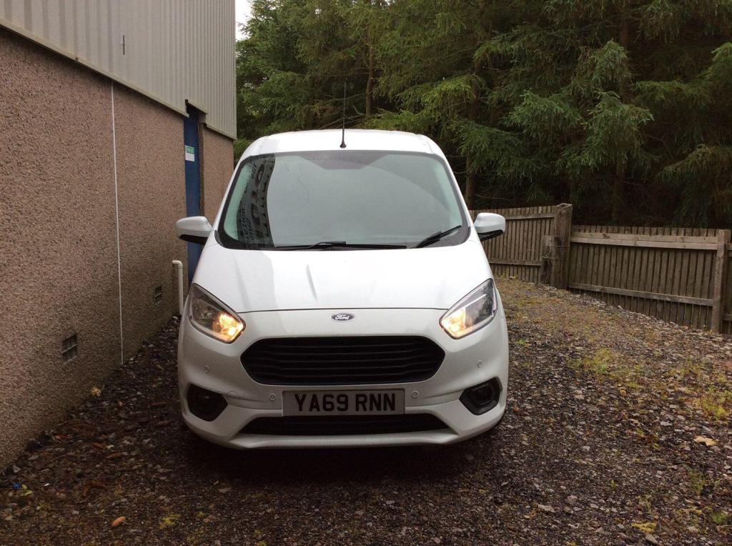 FORD TRANSIT COURIER